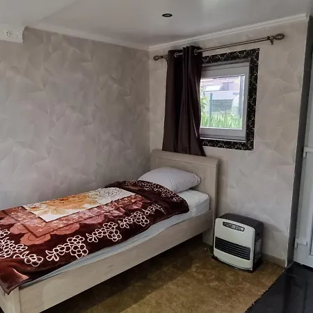 Alex Dağ evi *